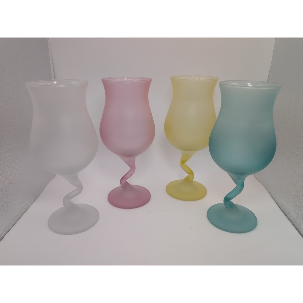 LIBBEYS WATUSI Satin Frosted Pastel Colors Set Of 4 Cocktail Glasses- Zig Zag